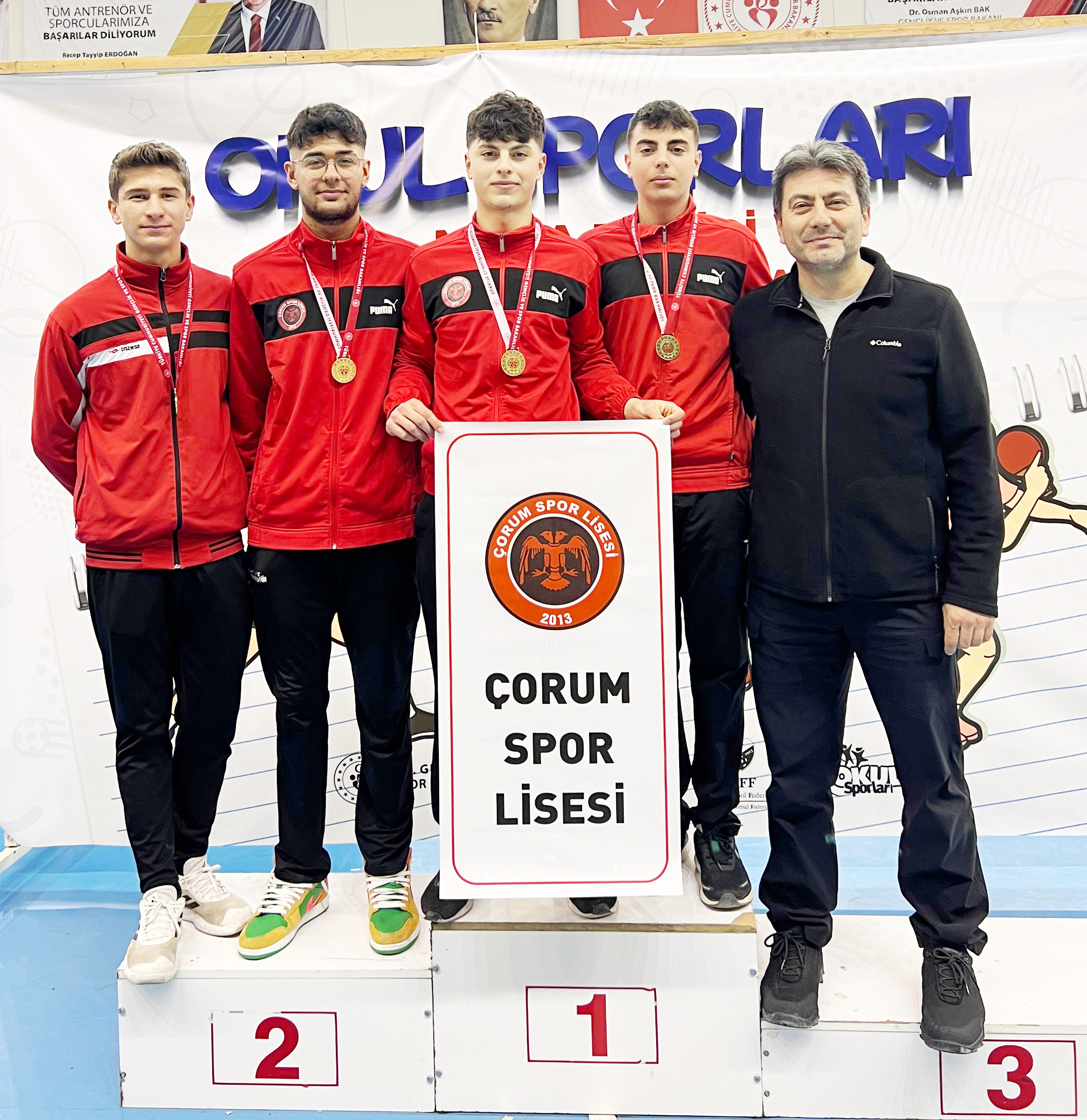 Spor Li̇sesi̇ Masa Teni̇si̇