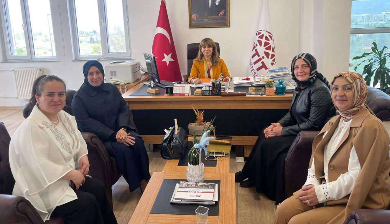 Akp'l› Kadinlar 1