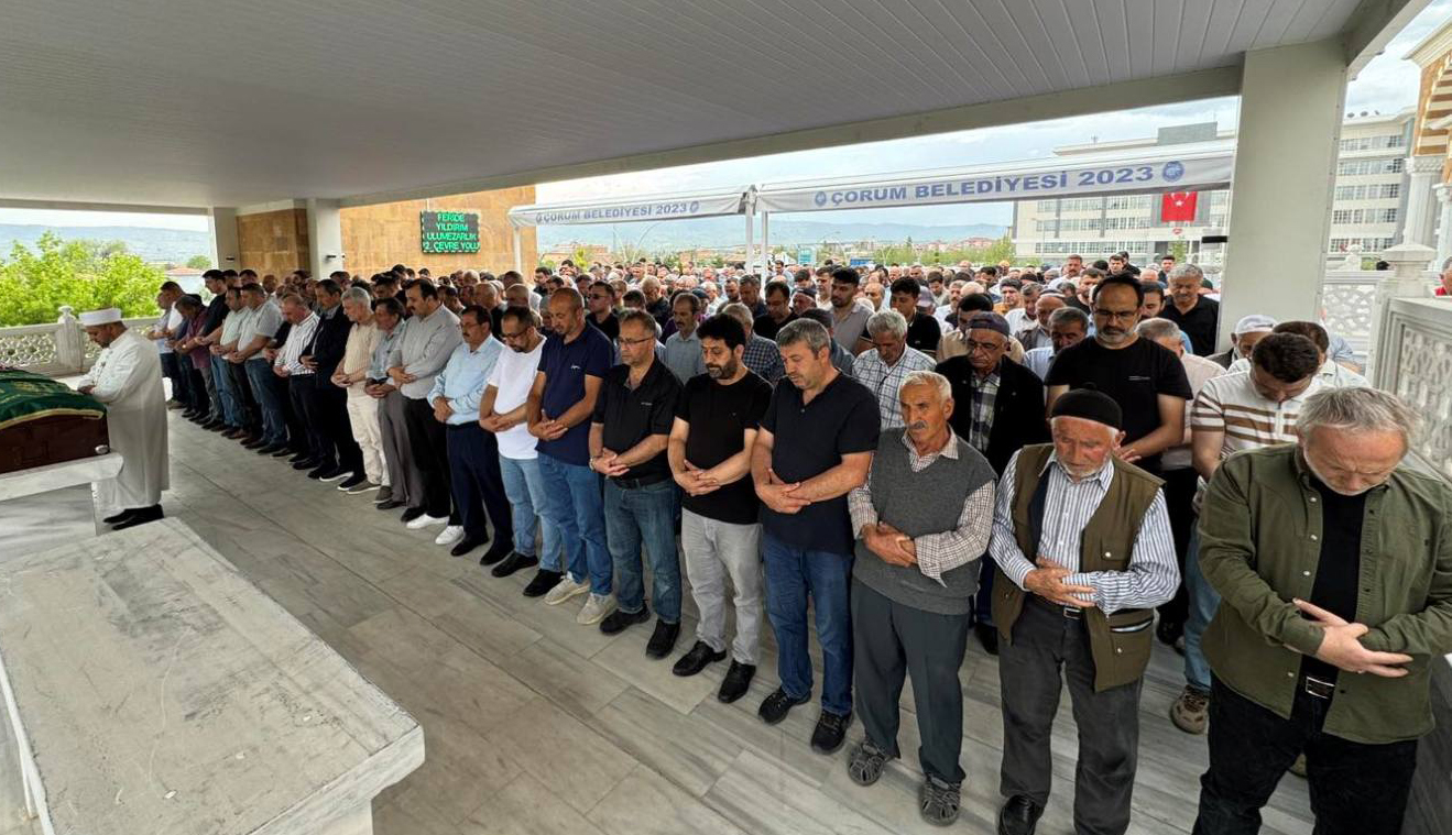 Feri̇de Yildirim Cenaze 2