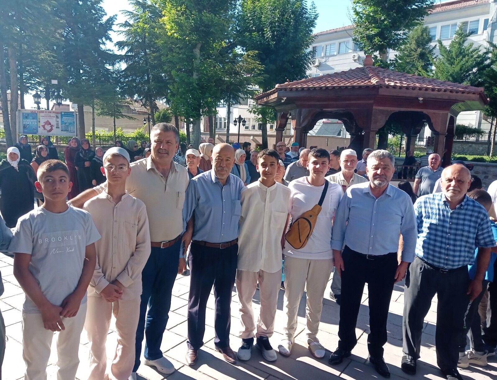Genç hafızlar Umre’ye gitti