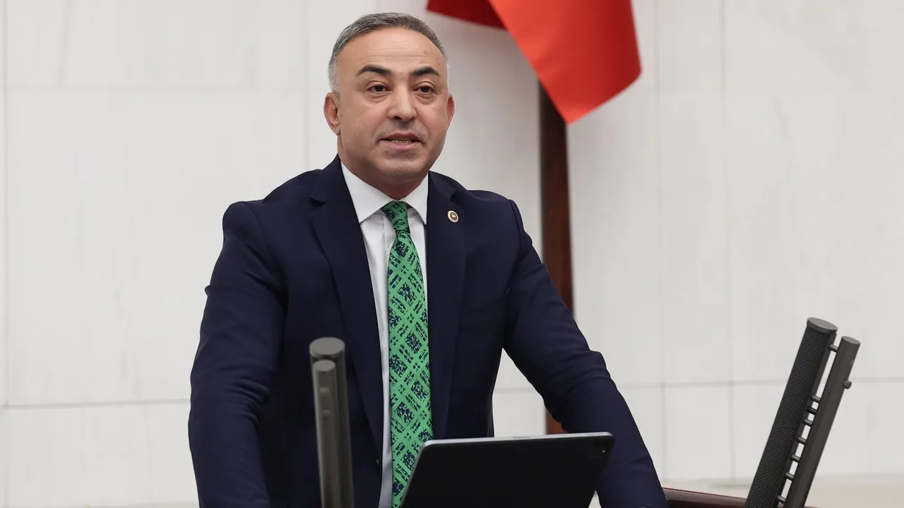Tahtasız CHP'den istifa etti