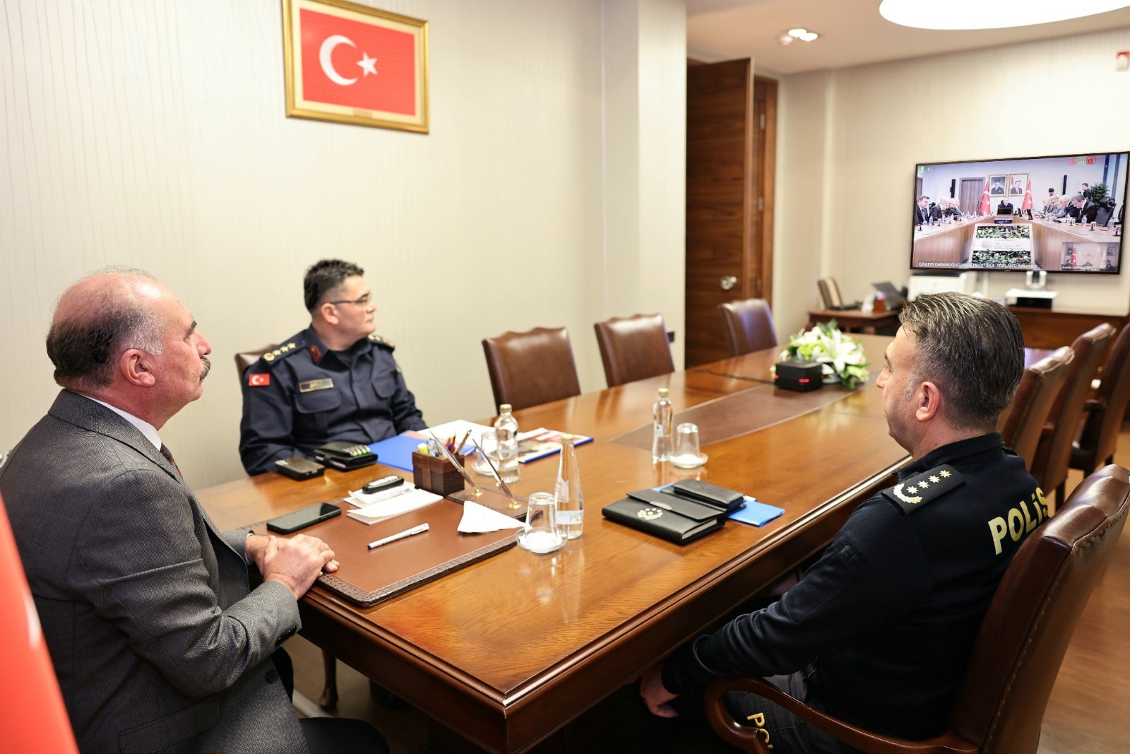 3955C122 803E 4Bff B1D6 65973B5Bd491