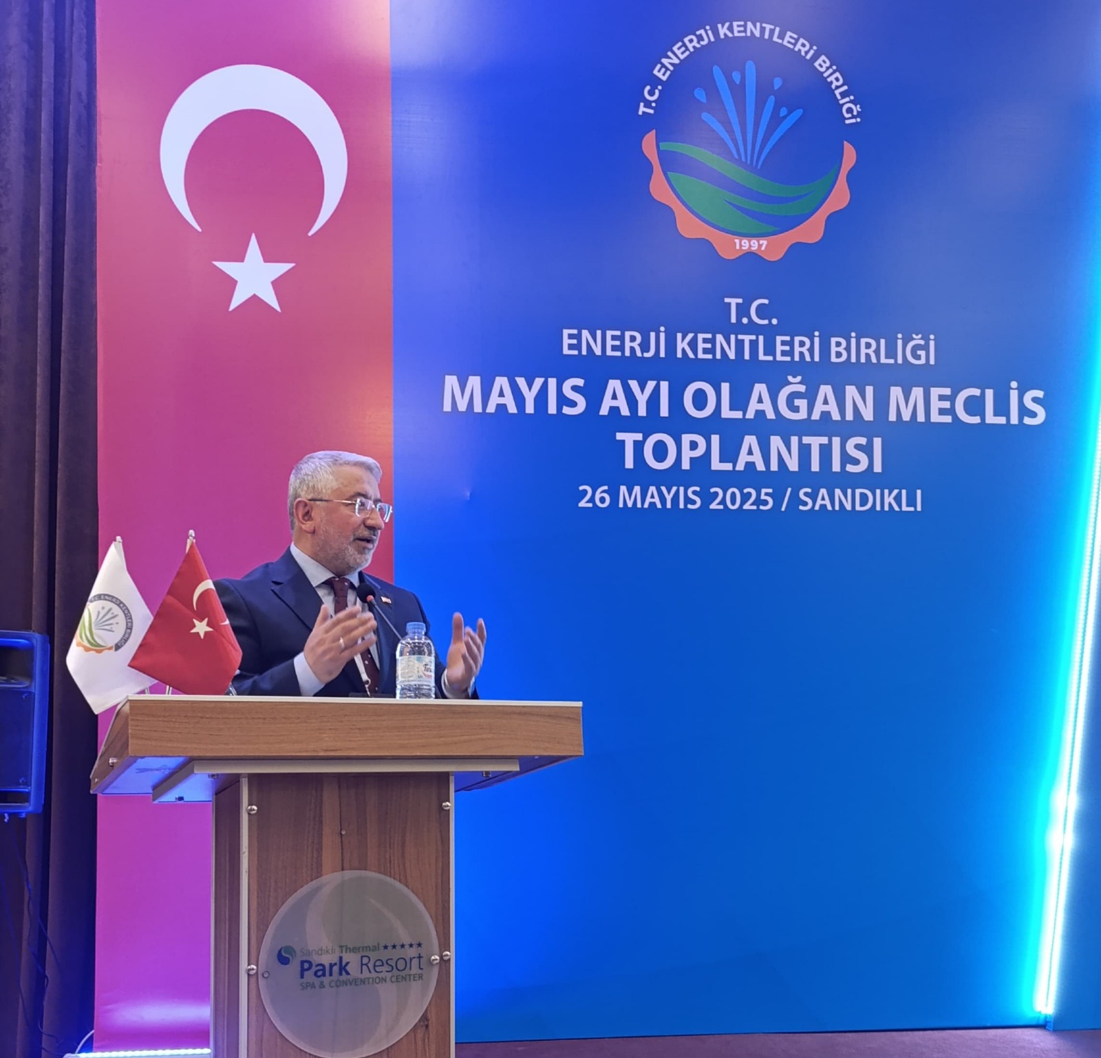 90779485 9652 424D 95Da 58De6Df9102E