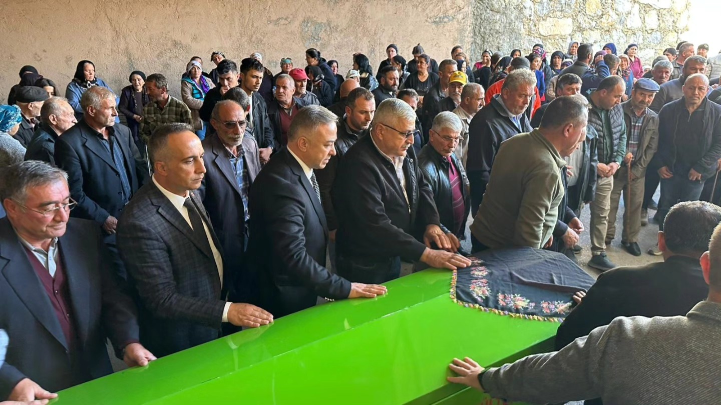 F8B7D335 6A33 4Ca2 B7Ae E5794906E3B7