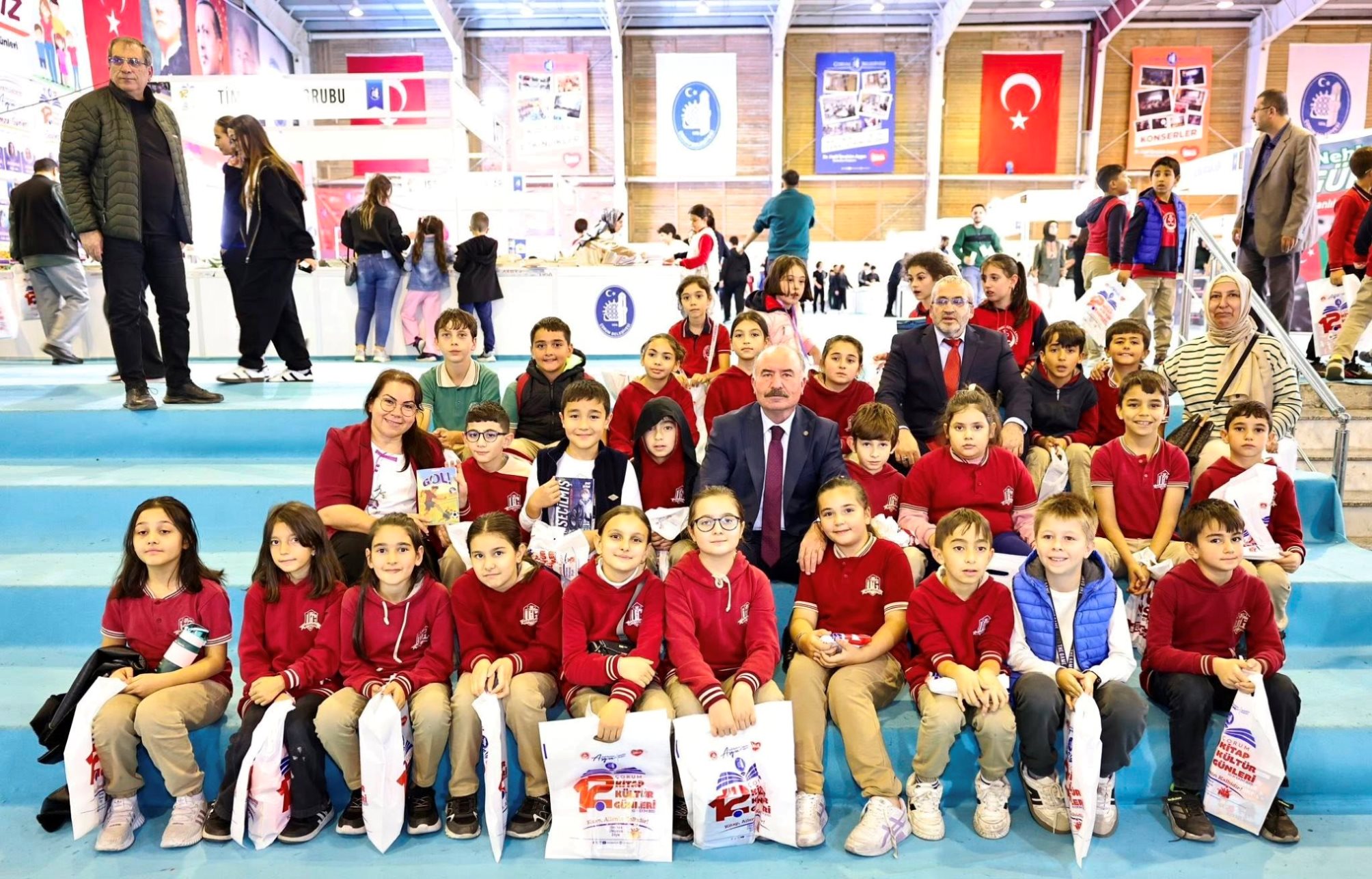 Vali̇ Ki̇tap 07 Renkli̇
