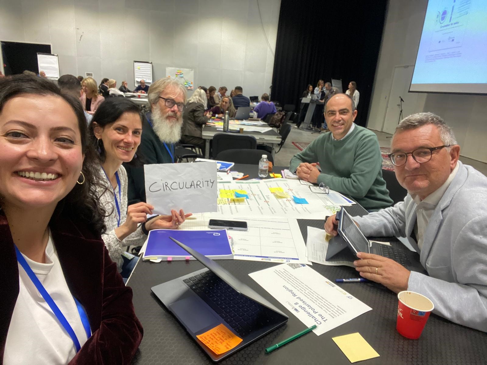 392Ae396 E06D 4436 9633 Eb803706270F