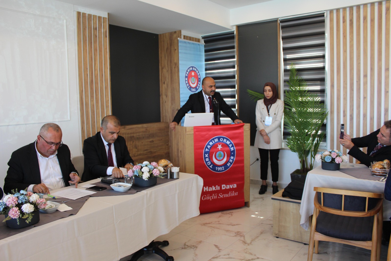 5E8687B2 5129 4F68 8287 3105962007A3