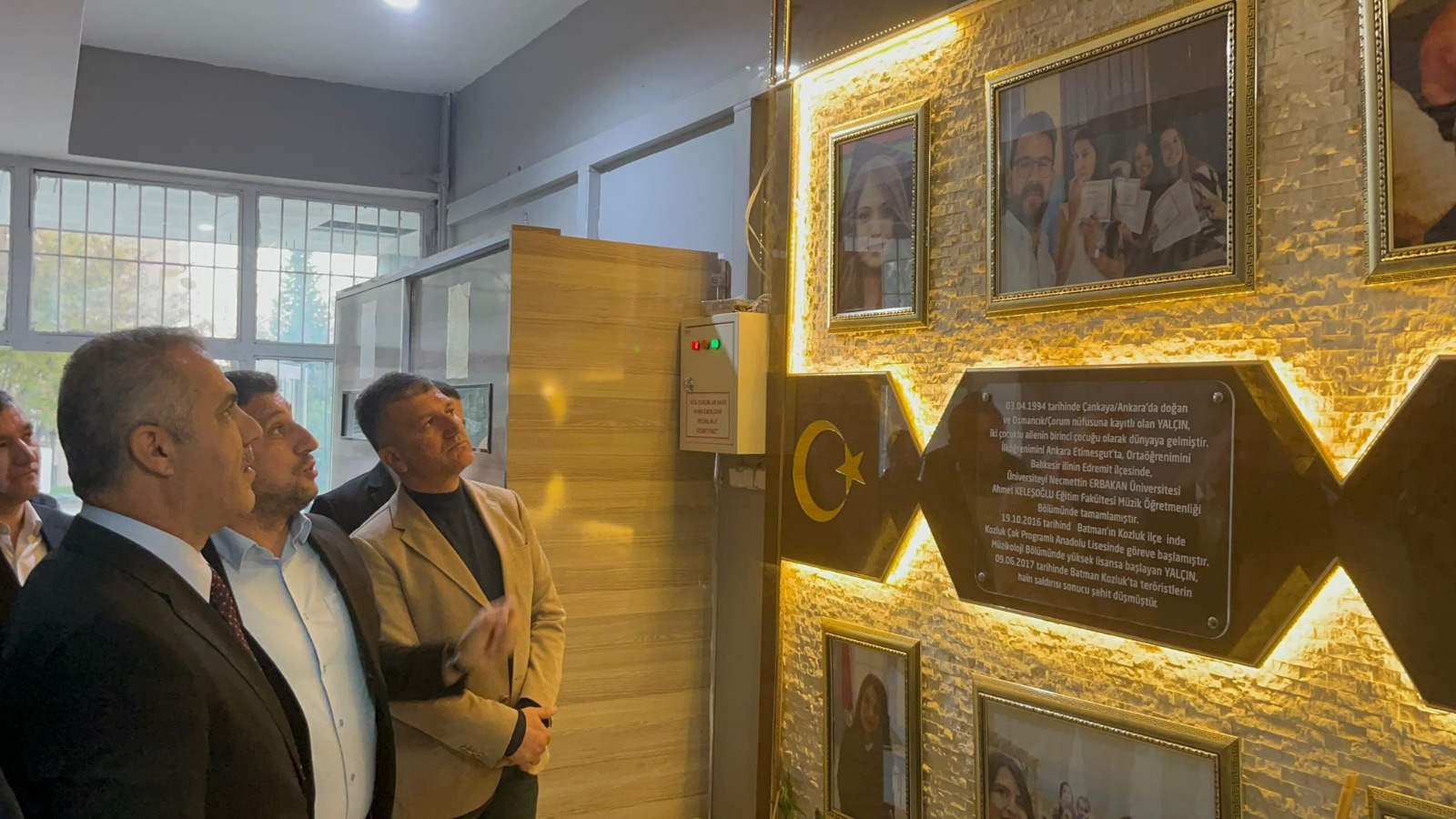 76Bc32Ff Ef9B 4D08 B3A2 11B0C87265Db