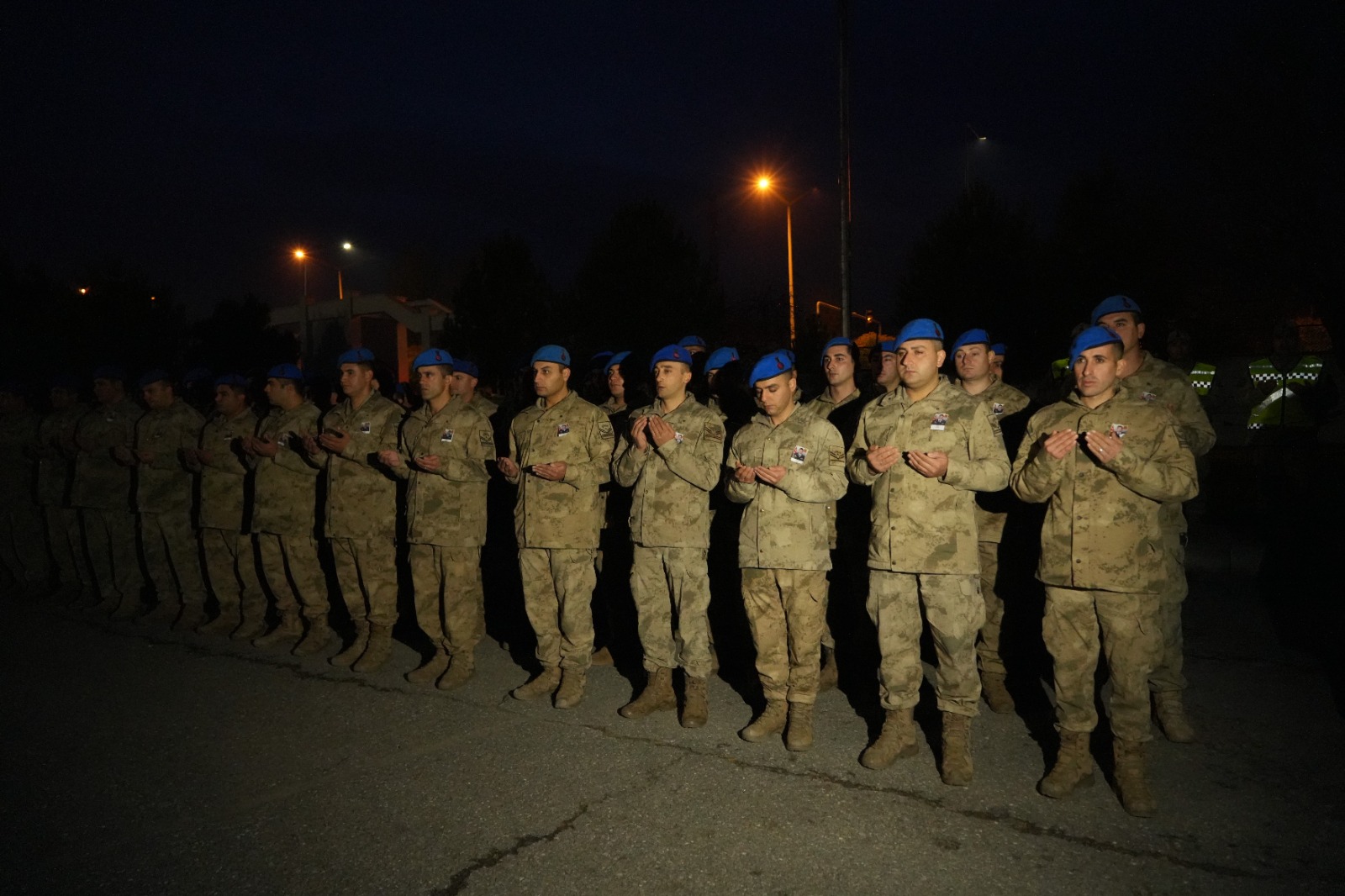 3400Ee31 0700 4B55 9279 1B771F383Bd4