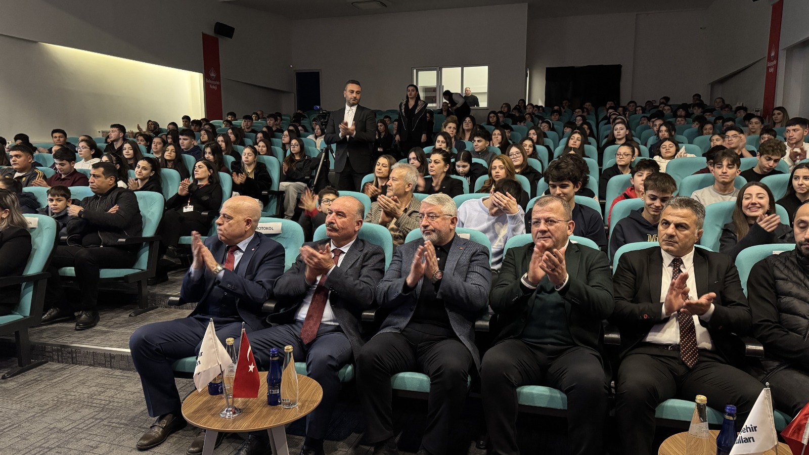 7C22Ace9 0F9D 4F6D Bc06 812A9359F920