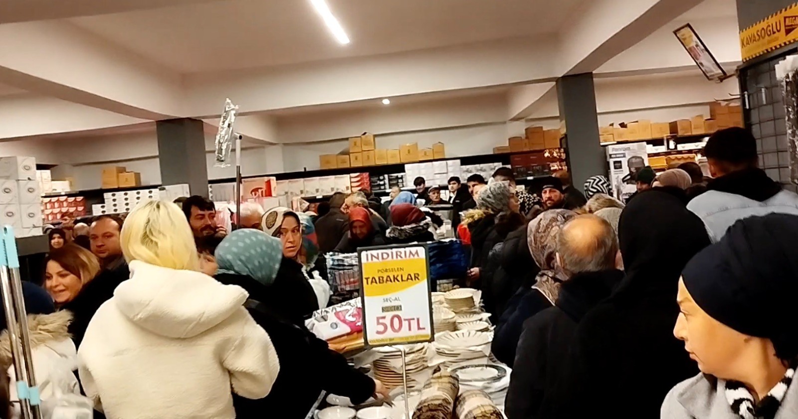 B1B681F5 2157 4602 A101 E55052800Fba