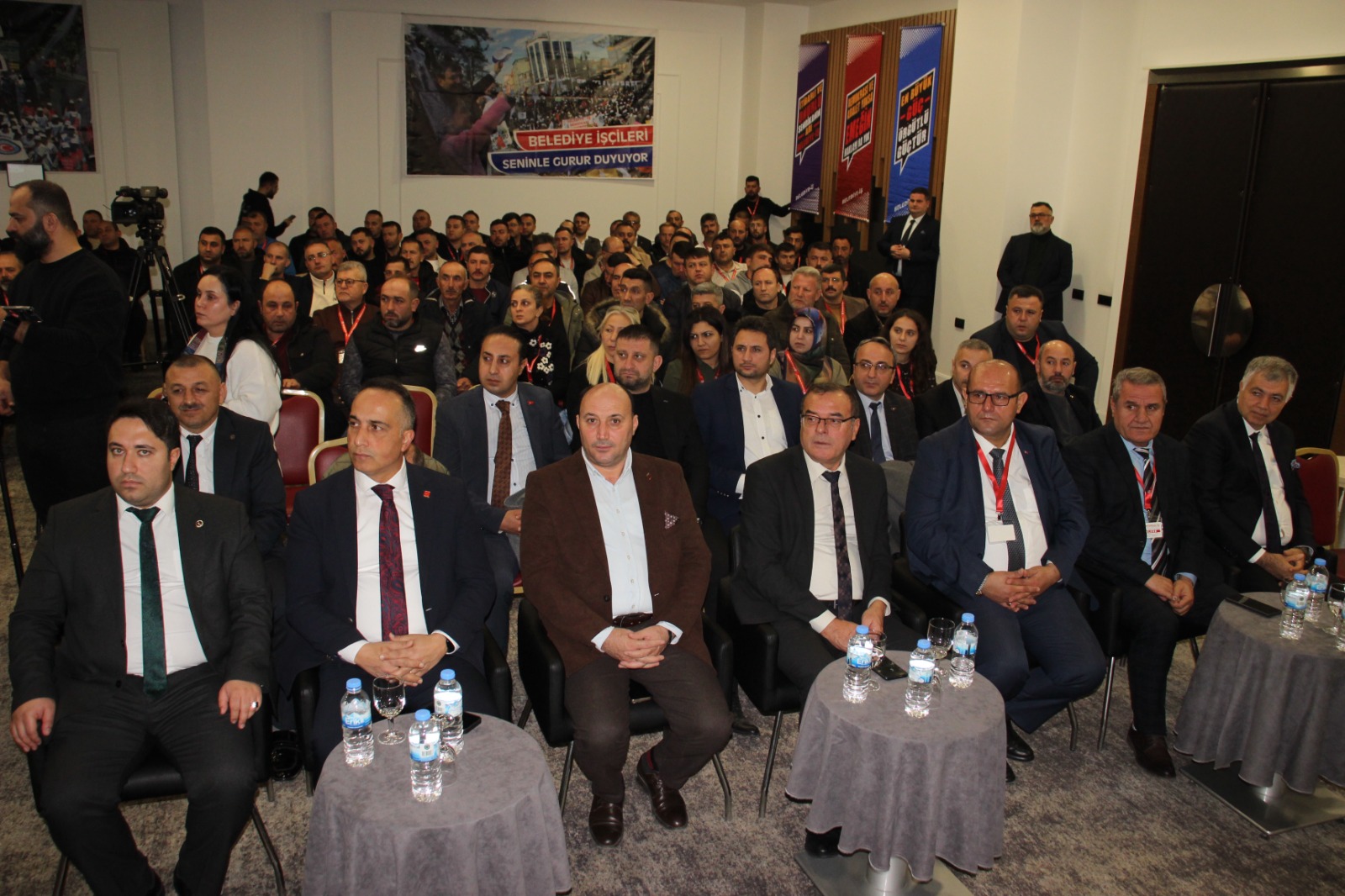 F29232C1 7D39 4C6F B7Df 79200930B27B