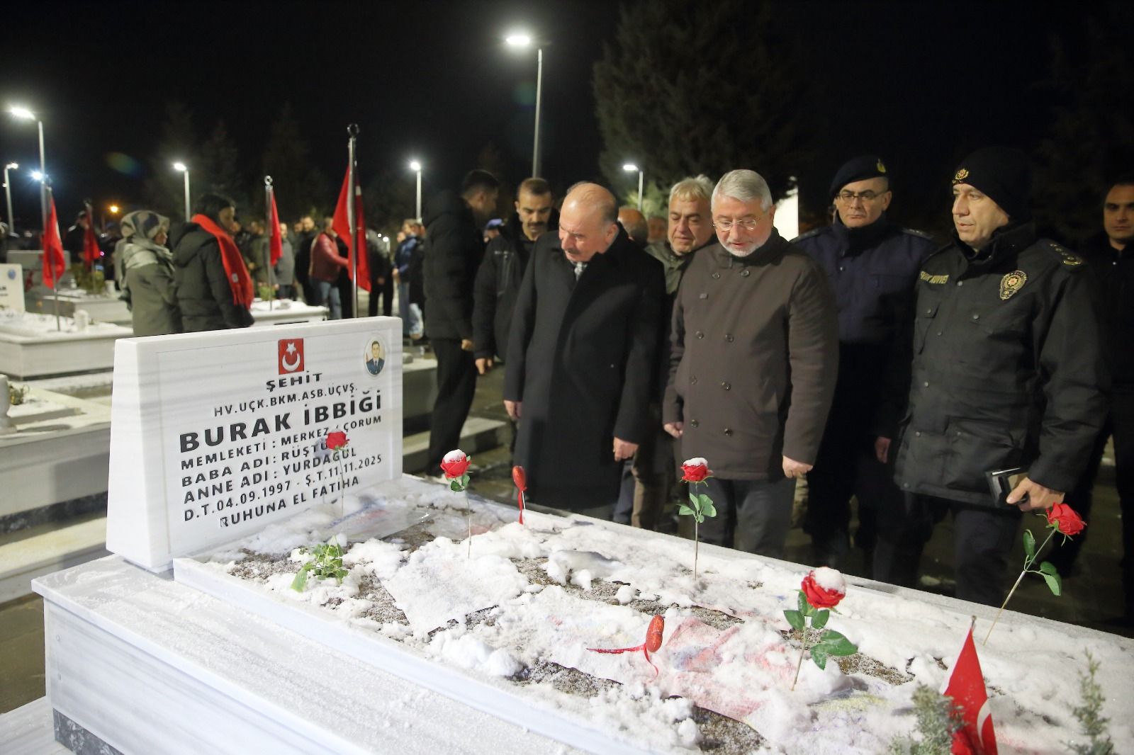 Şehit aileleri yeni  yıla şehitlikte girdi