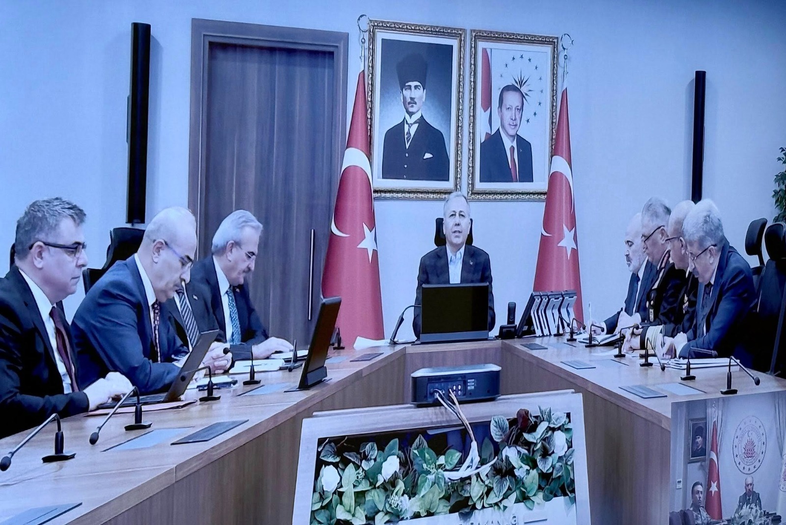 Aef0E284 D091 4Df5 8315 6Bfd3F33D02F