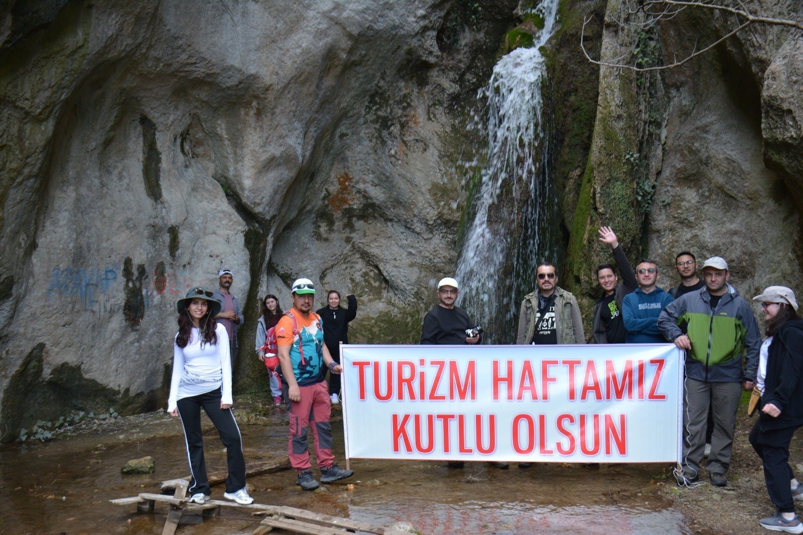 Ad97F5C5 6Dfd 42B1 9C06 A2C98530Ac22