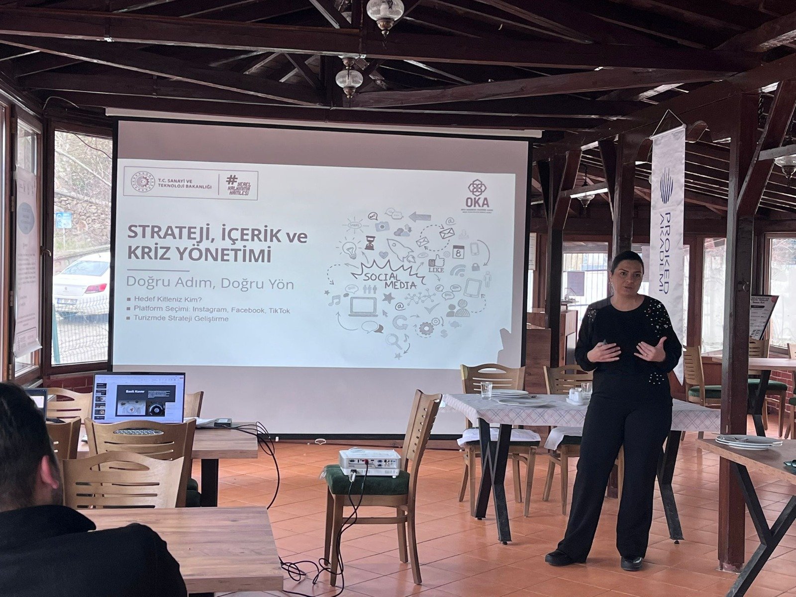 B674322E 417A 4144 84Be 4Fbcefdd8Ded