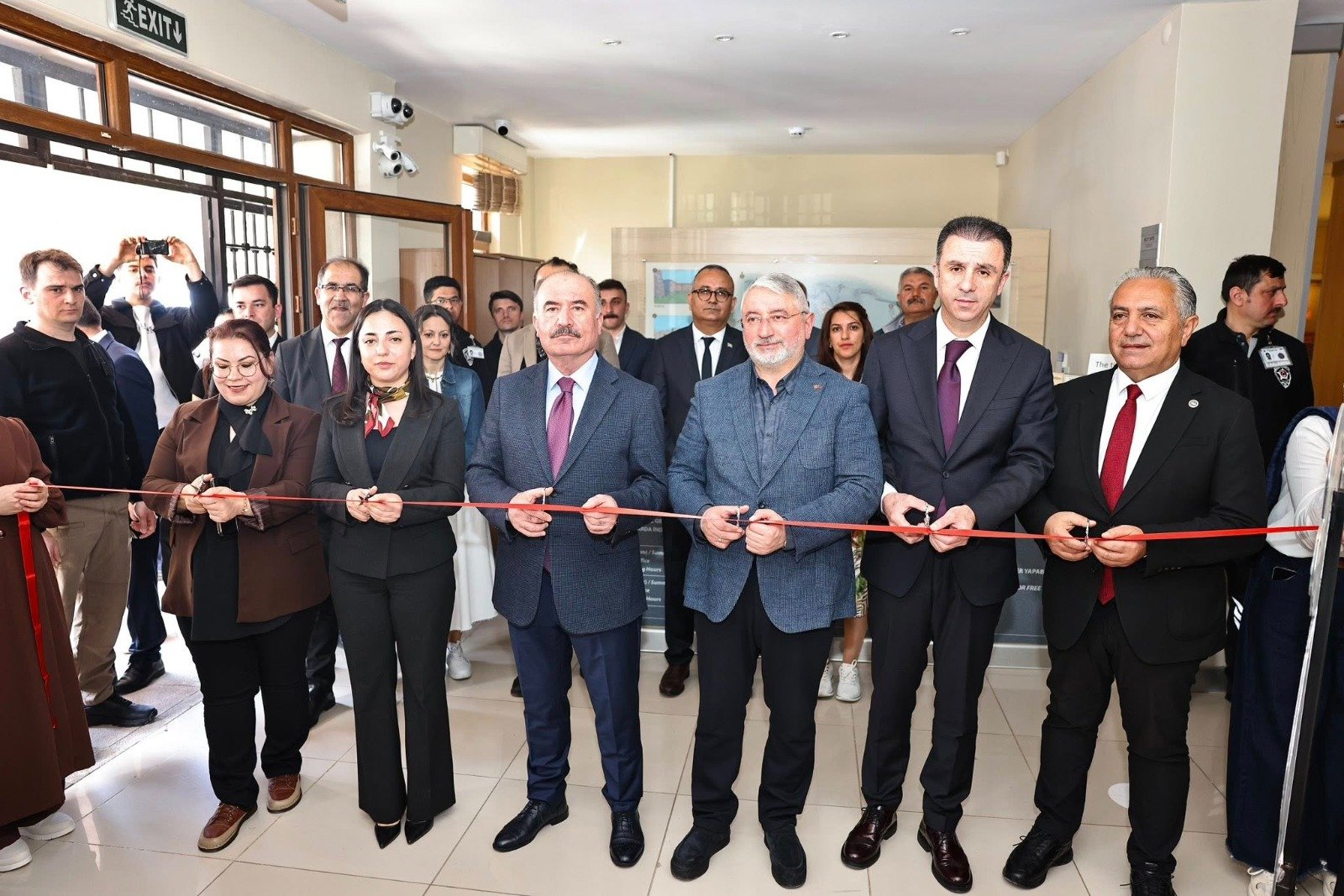 Edfa8813 9353 4F63 B71F A327Ba772Fb4