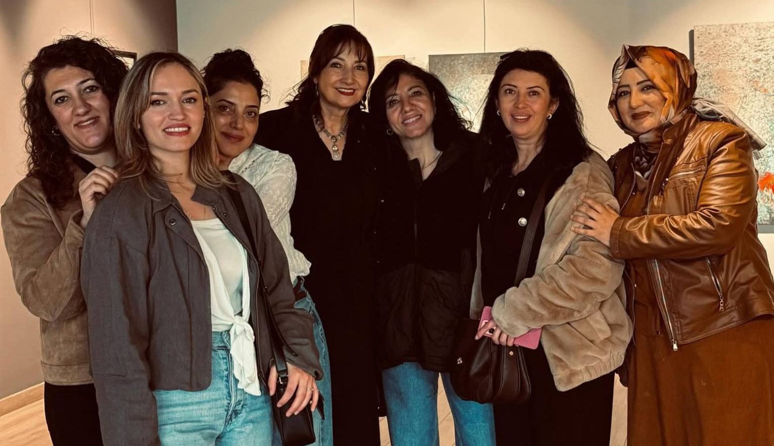 Ni̇lgün Ayşeci̇k Çevi̇k 4
