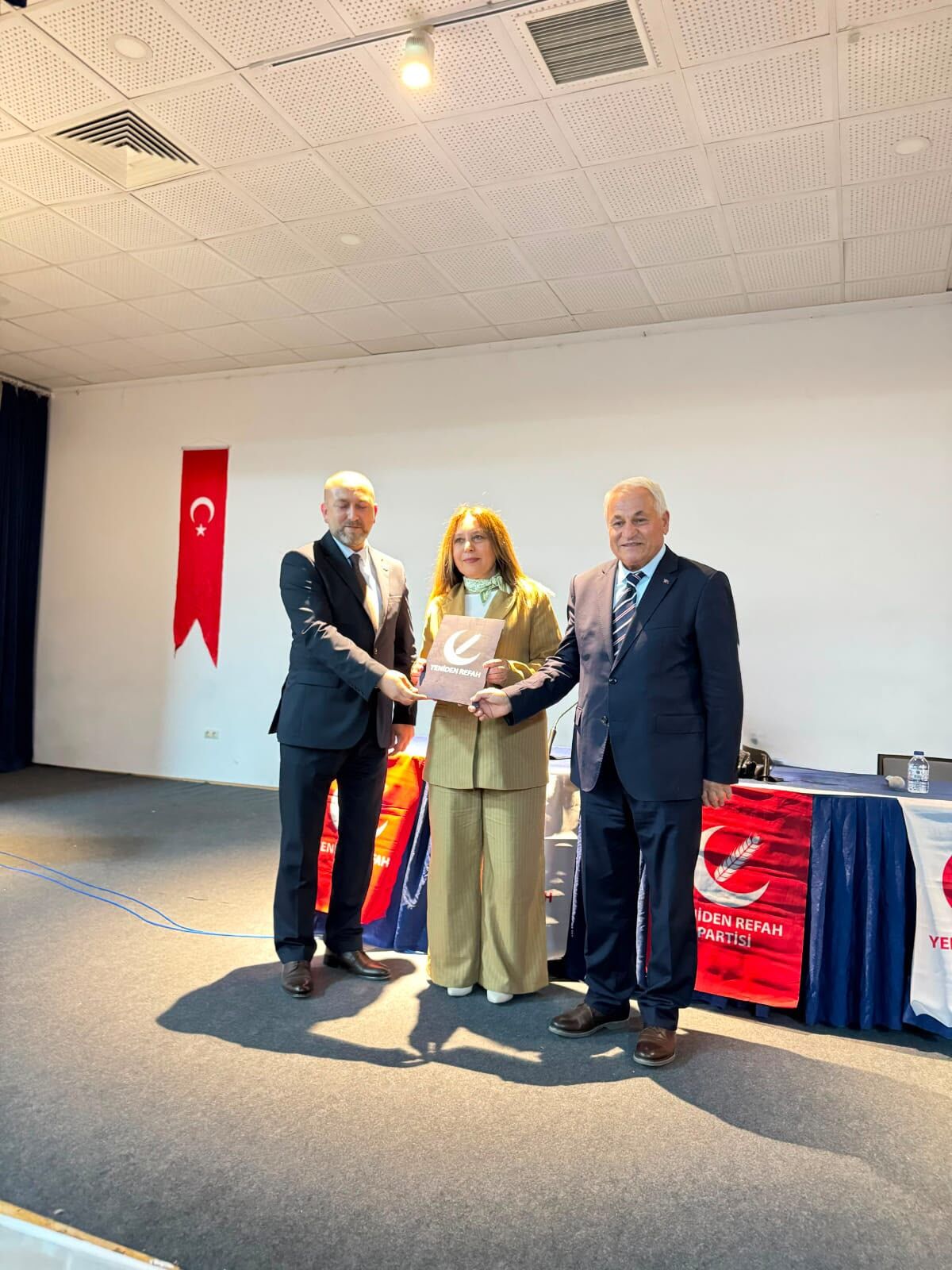 Yeniden Refah İl Kadın Kolları’nda devir teslim