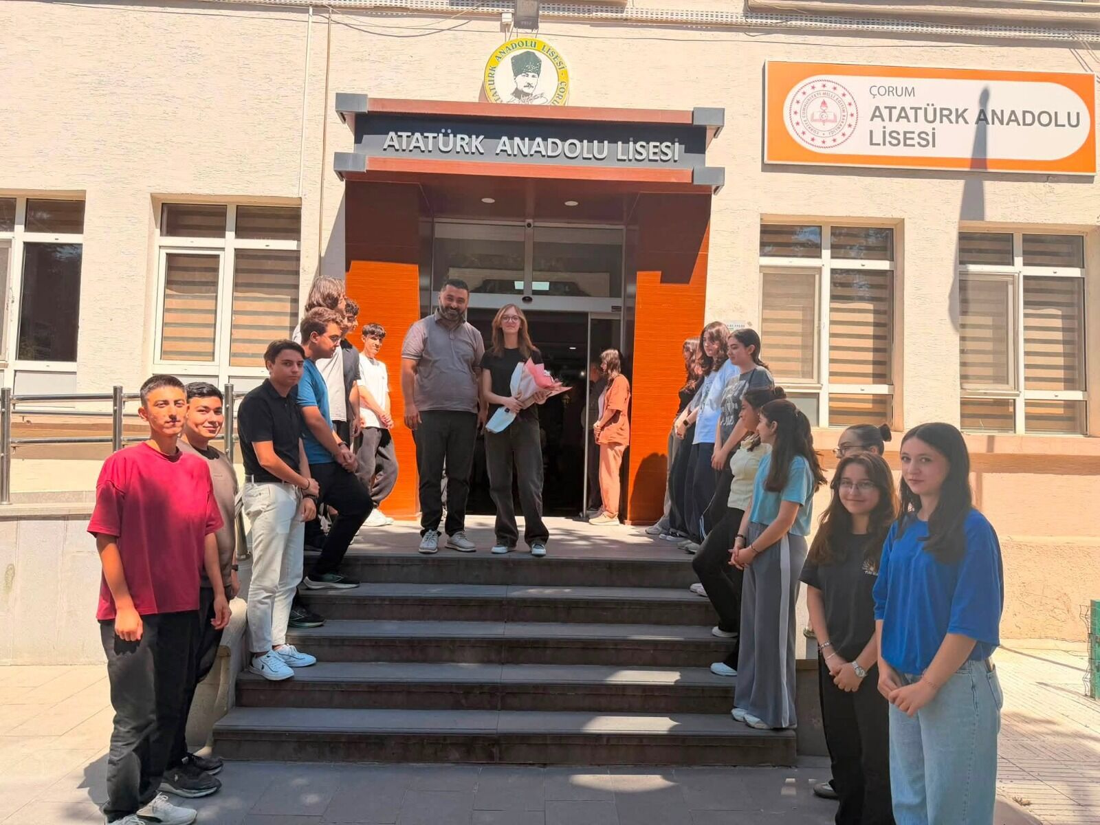 YKS şampiyonu Feride Nur  Demirtaş’a coşkulu karşılama