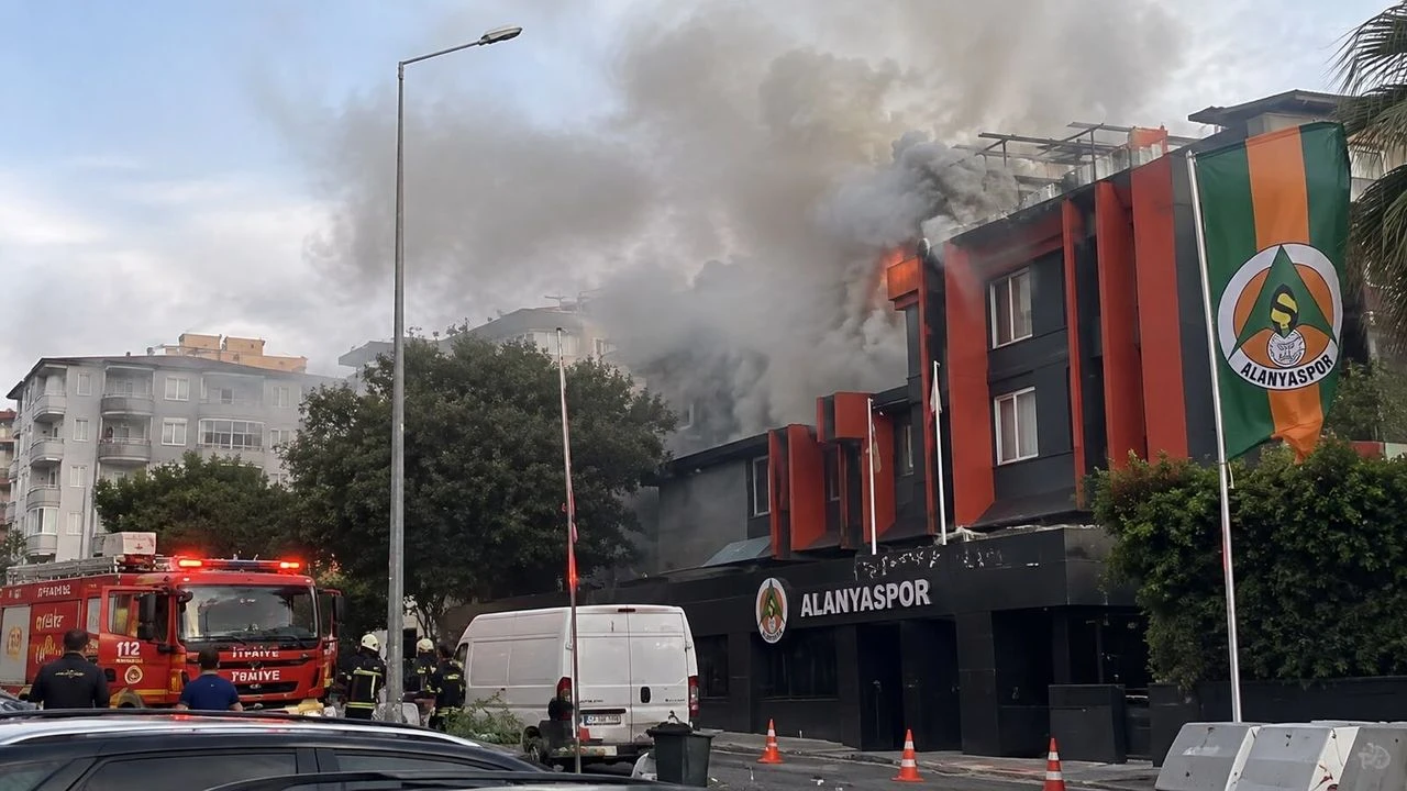 Alanyaspor’da yangın paniği!