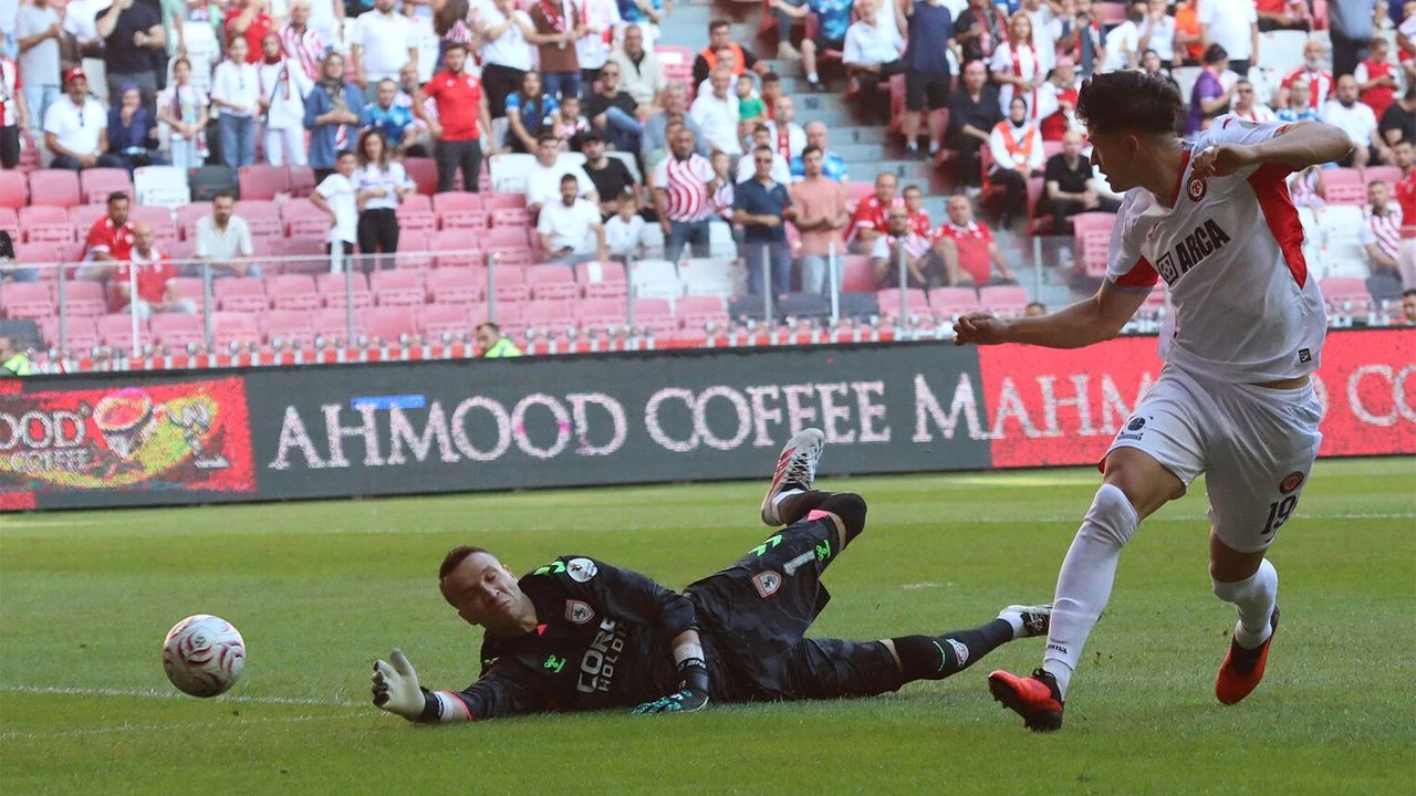 Arca Çorum FK devleri de solladı