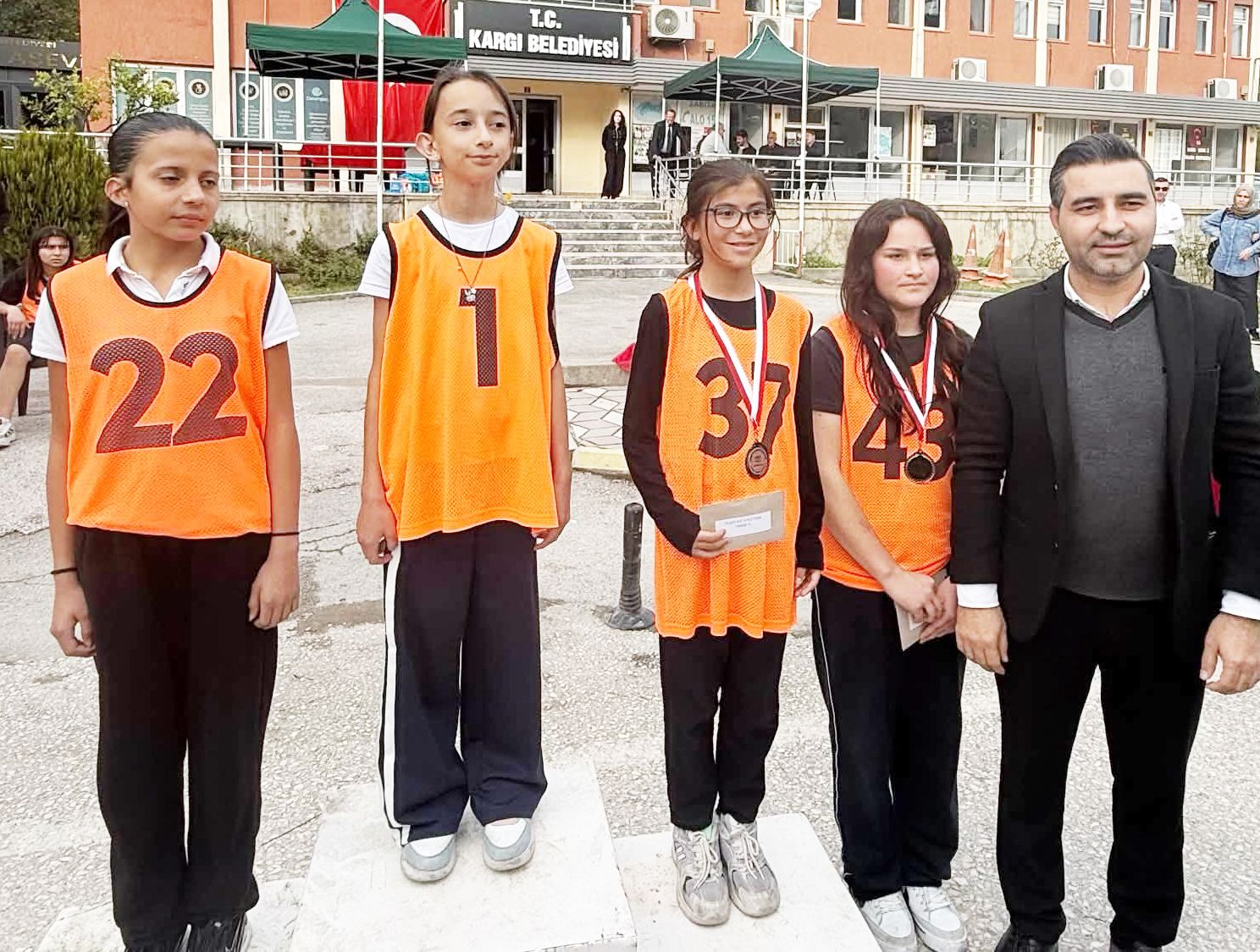 Karegı 5