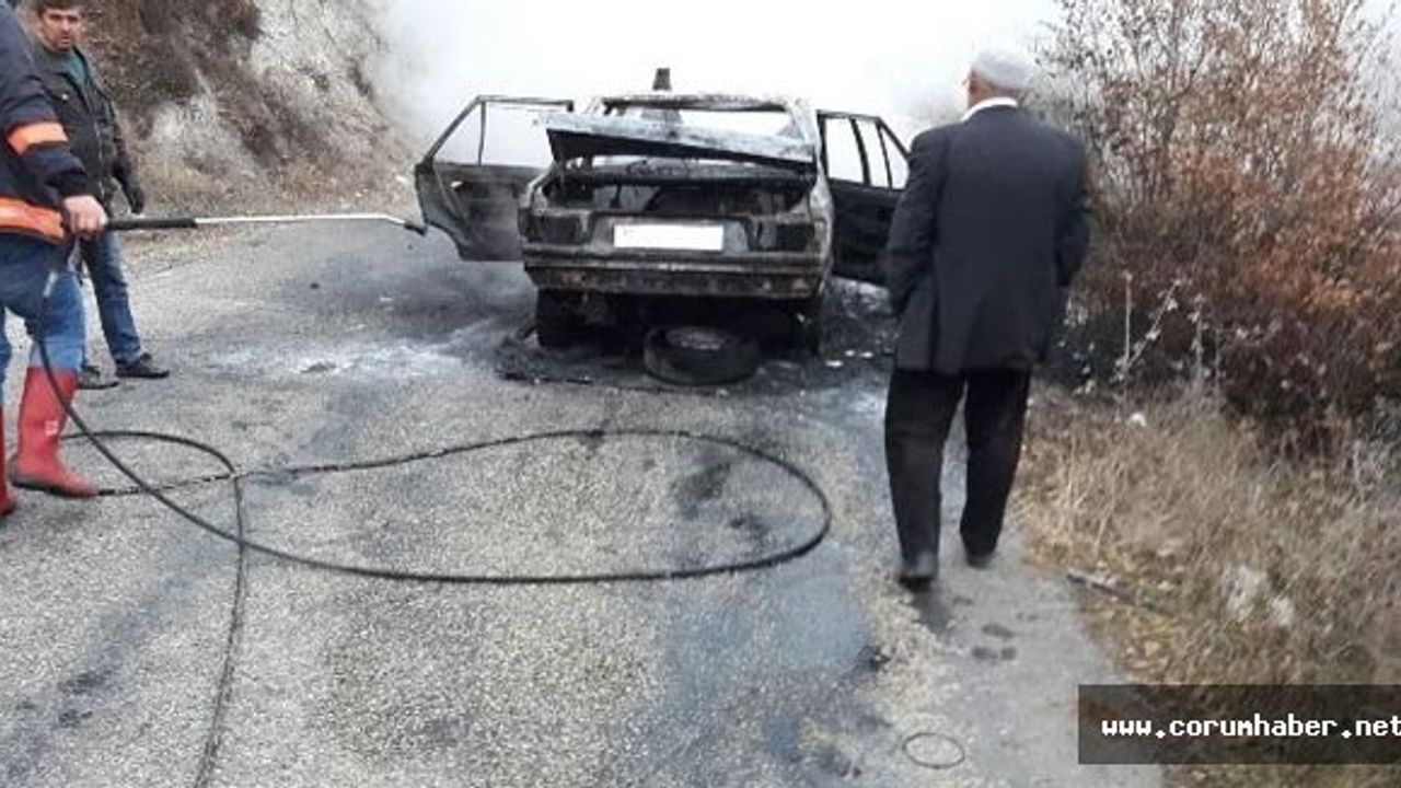 Seyir halindeki otomobil yandı