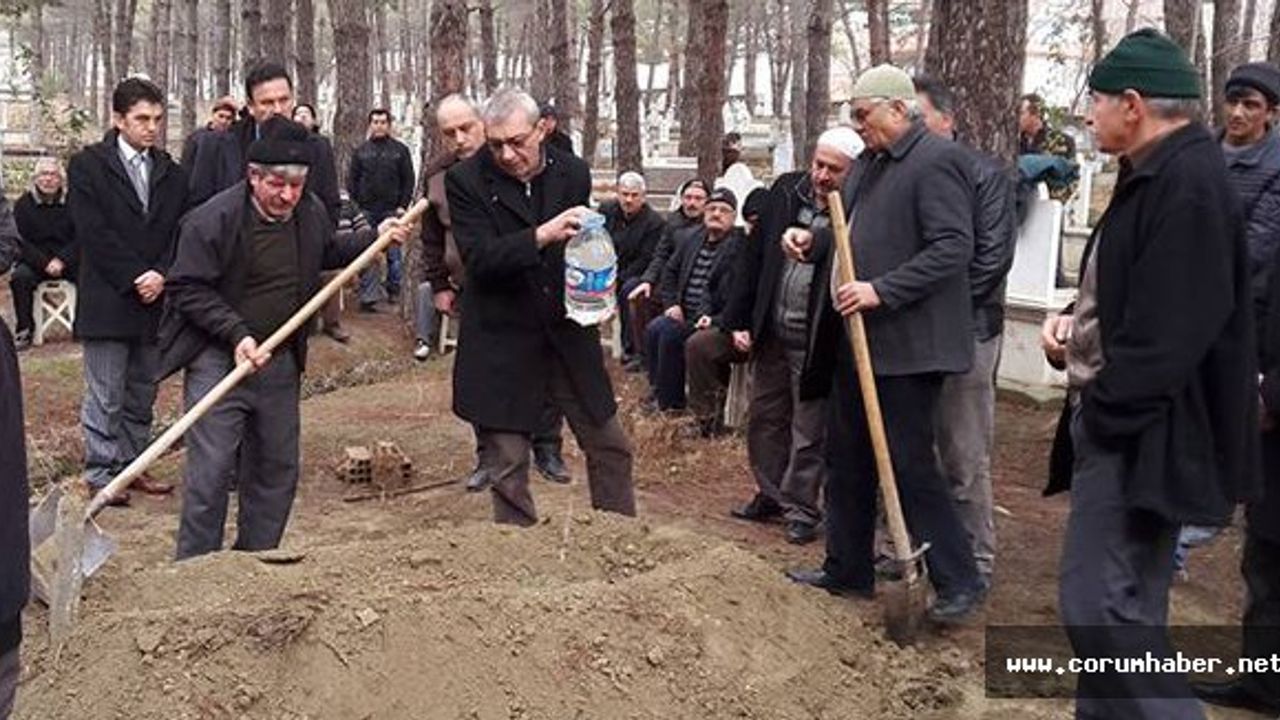 Gazeteci Bilal Çevrim’in ağabeyi toprağa verildi