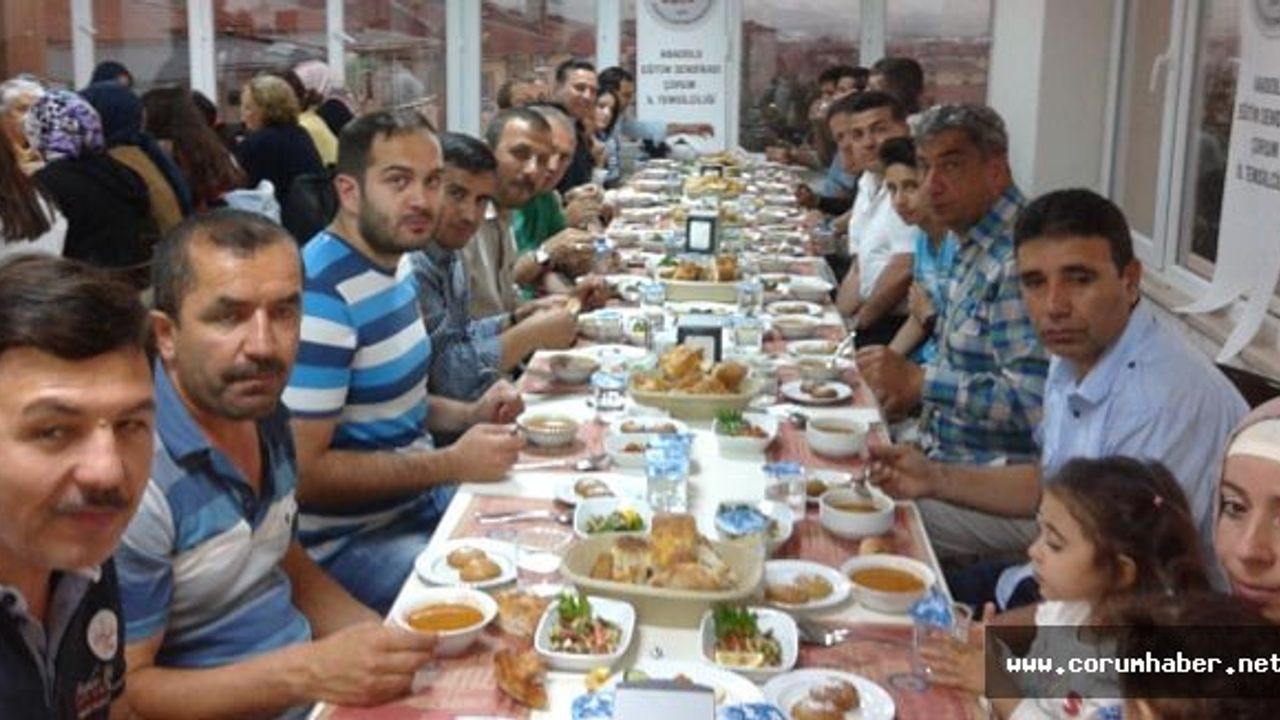 AES üyeleri iftarda buluştu