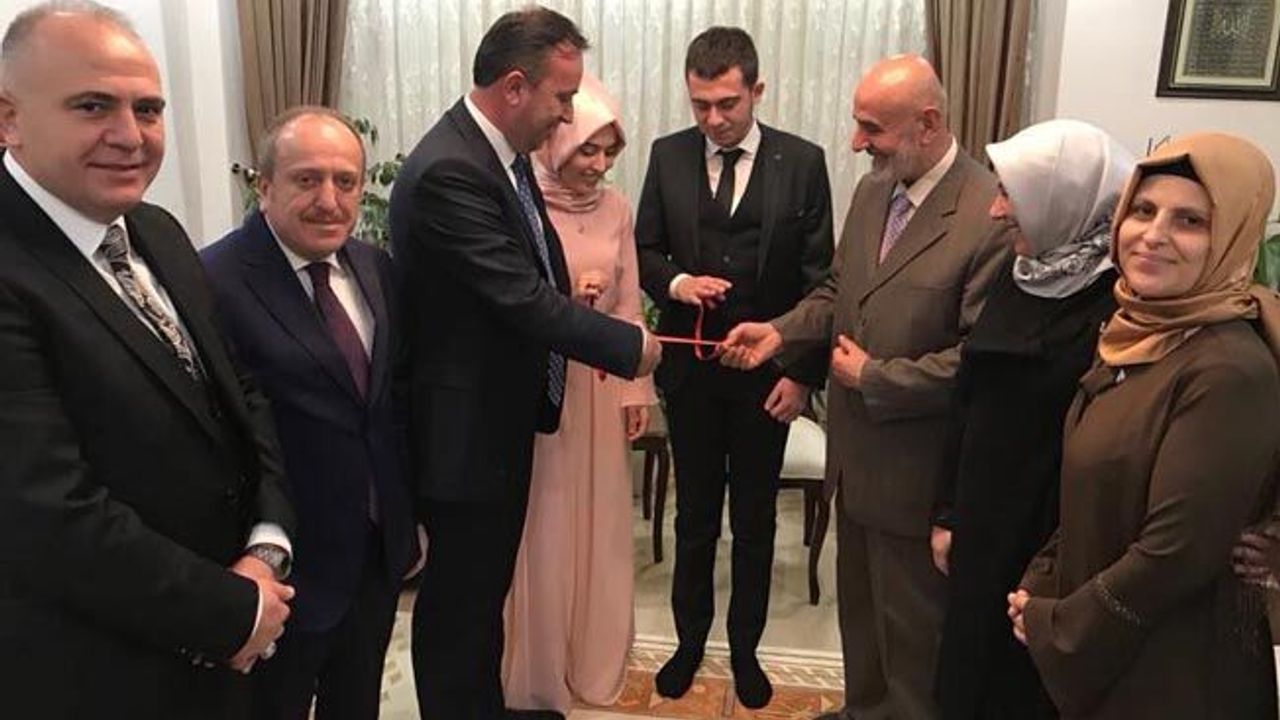 Karadağ’ın kızı, eski Milletvekili Gazi’nin torunuyla nişanlandı