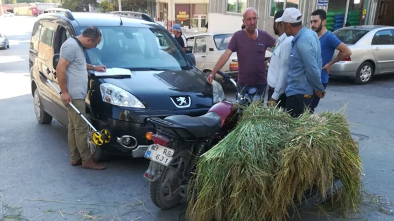 Motosiklet ile otomobil  çarpıştı: 1 yaralı