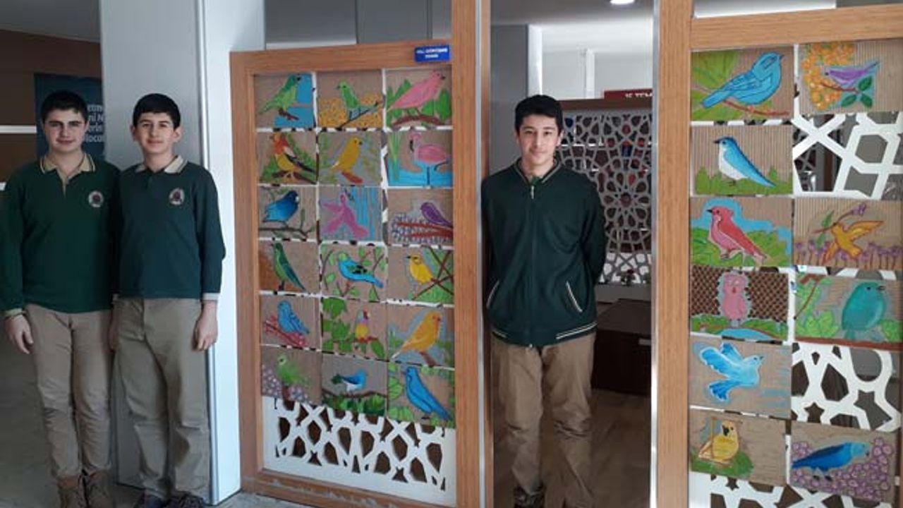 Atık kartonları sanat eserine dönüştürdüler