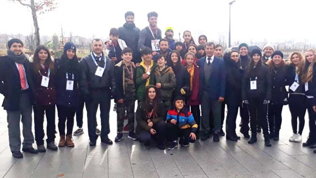 Atletler Atatürk için koştu