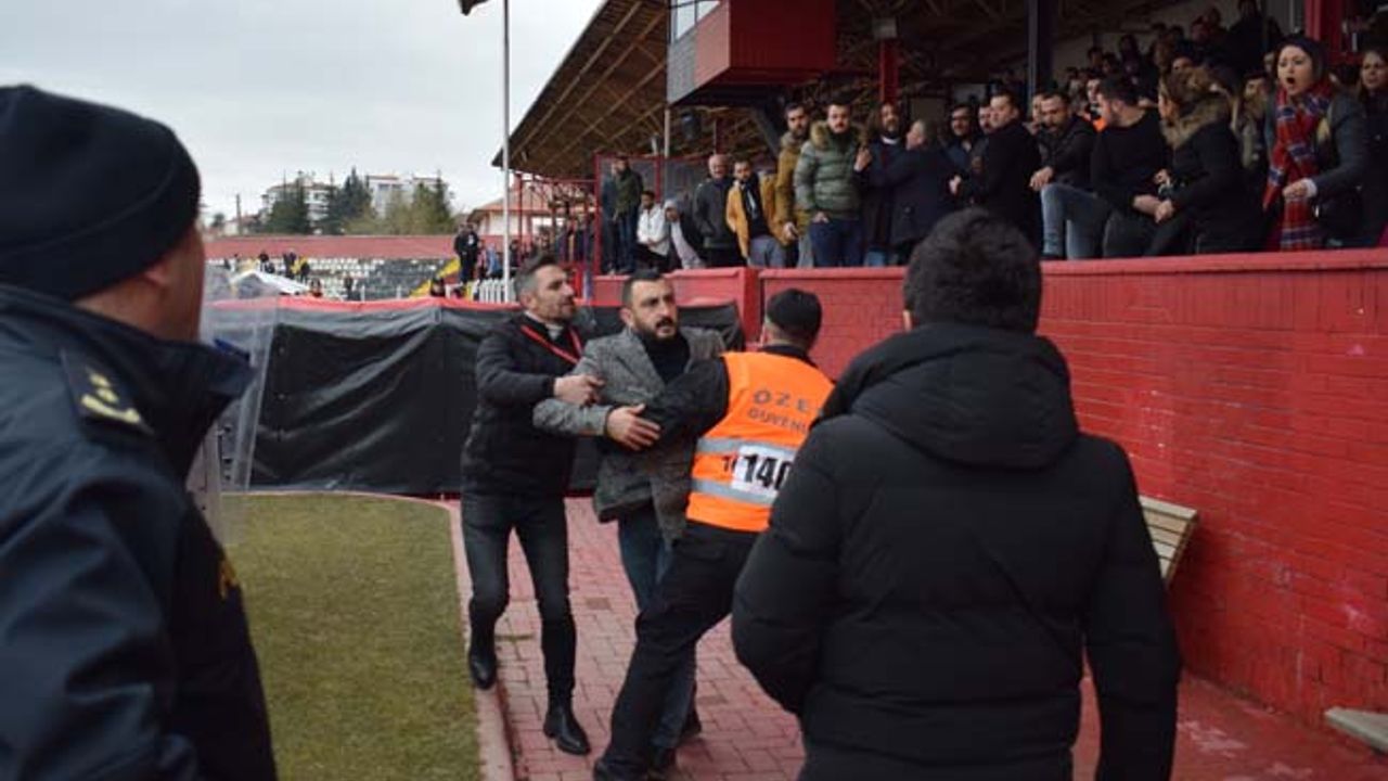 Maç sonu gerginlik!