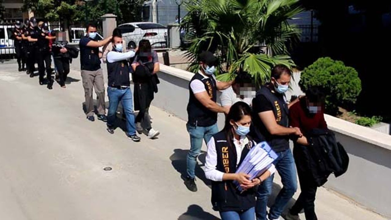 Sanal jigolo sitesiyle 1 milyon lira dolandırdılar