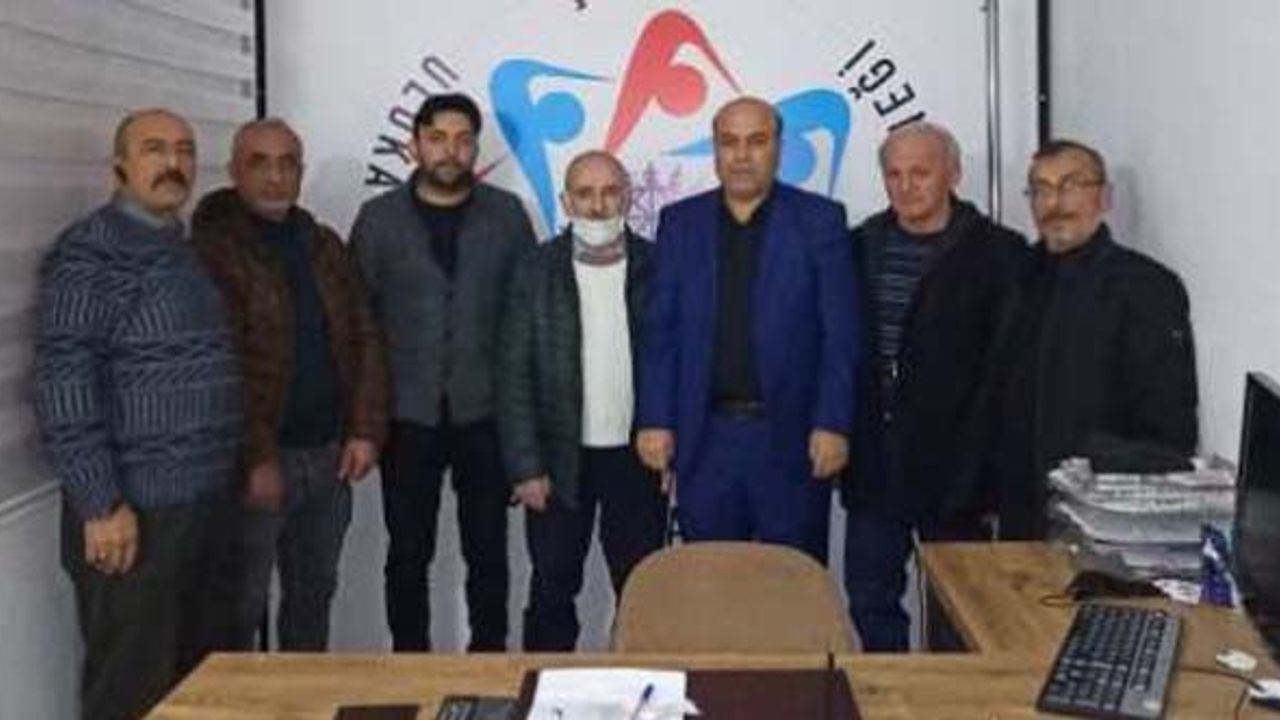 Ulukavak Derneği’nde İlhan Kılıç güven tazeledi