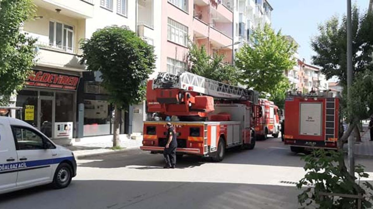 Ocakta unutulan yemek yangına neden oldu