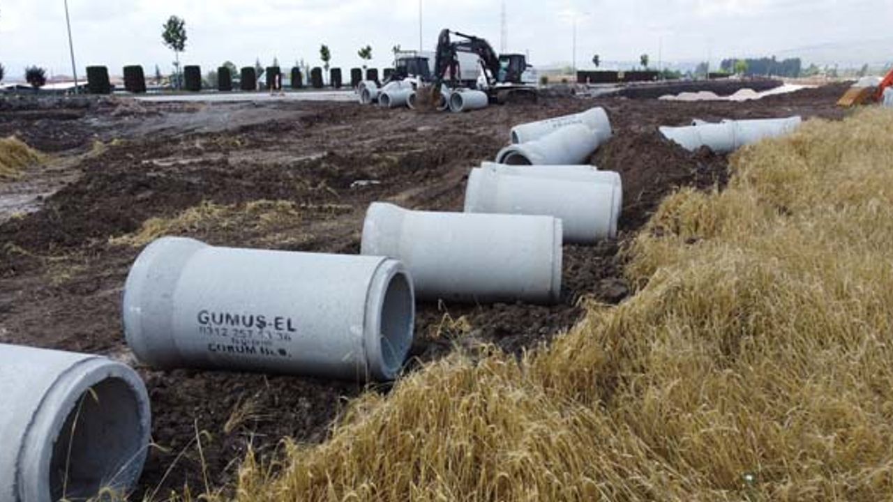 Çiftlik Çayırı 4. Caddeye 1100 metre atık su hattı