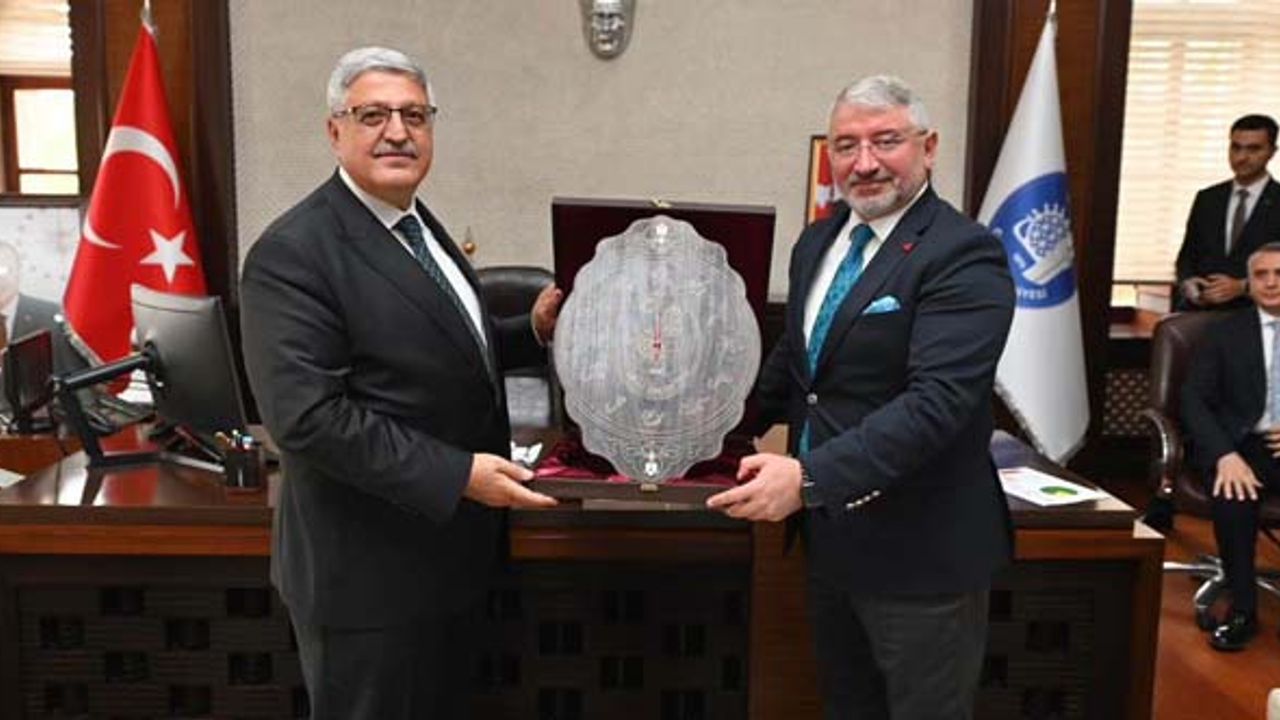 Demiröz’den Aşgın’a övgü