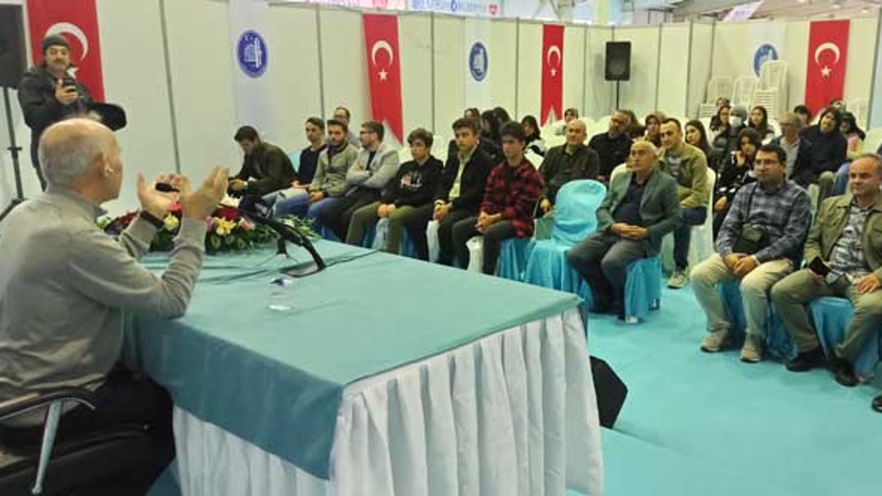 Ünlü Tarih Yazarı Prof. Dr. Ahmet Şimşirgil, “Dünyanın en iyi dil bilen milletinin dilini yok ettiler”
