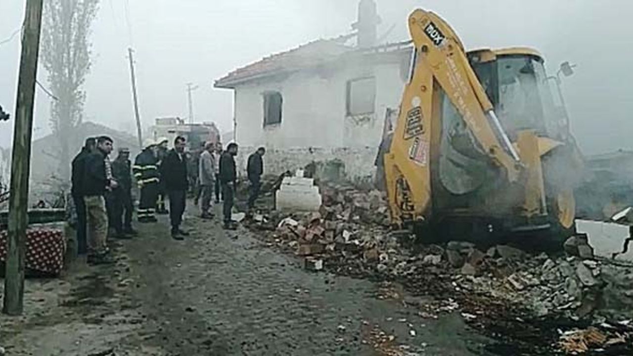 Evi yanan kadın gözyaşları içinde yardım istedi