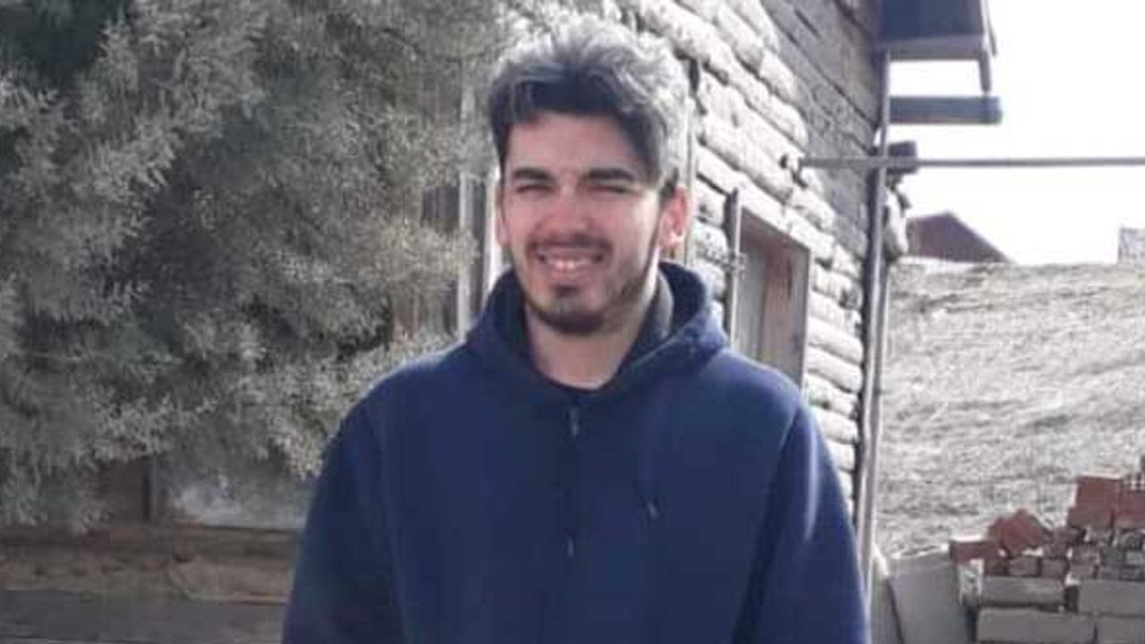 Çorumlu genç sevenlerini üzdü