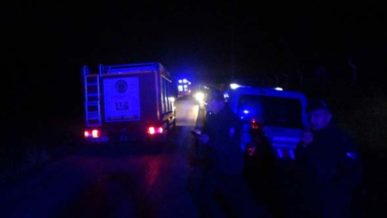Jandarmadan kaçan şüpheliler kaza yaptı