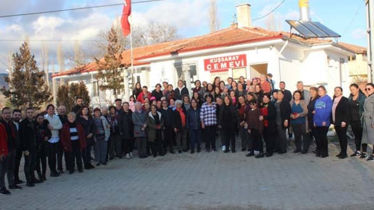 Kuşsaray’da Kadın Hakları Günü’ne coşkulu kutlama