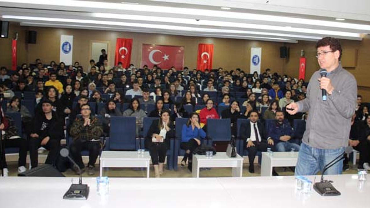 Uzman Yeni Nesil Eğitim Kurumu’nda Bonus Hoca ile coşkulu ve neşeli anlar