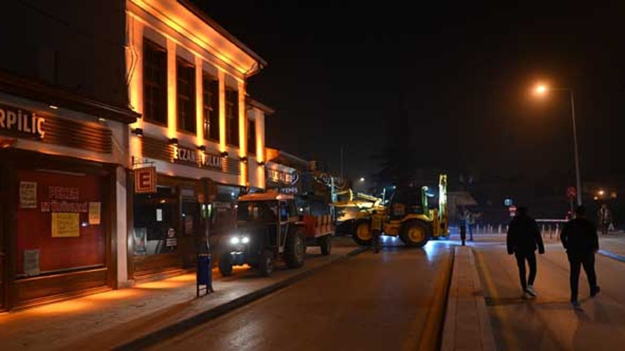 Arastanın altyapısı için gece çalışılıyor