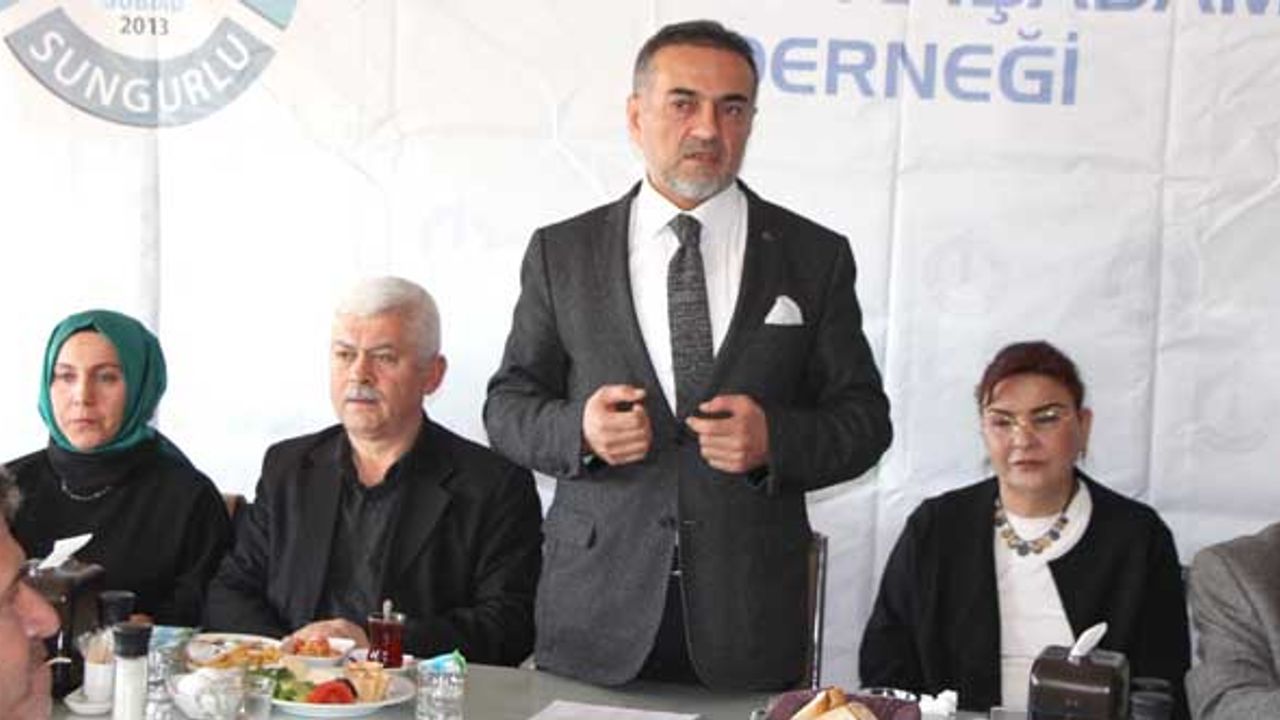 Sungurlu'da iş insanları STK temsilcileri ile buluştu