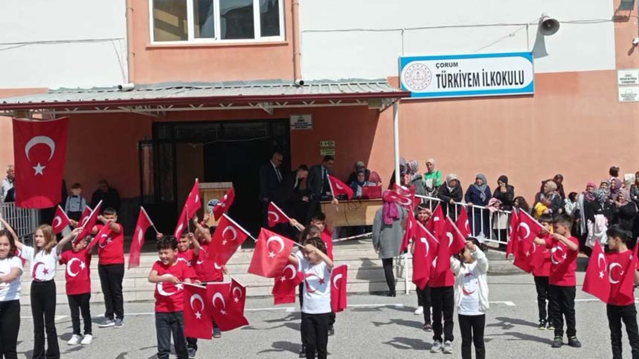 Türkiyem İlkokulu'nda 23 Nisan şenliği