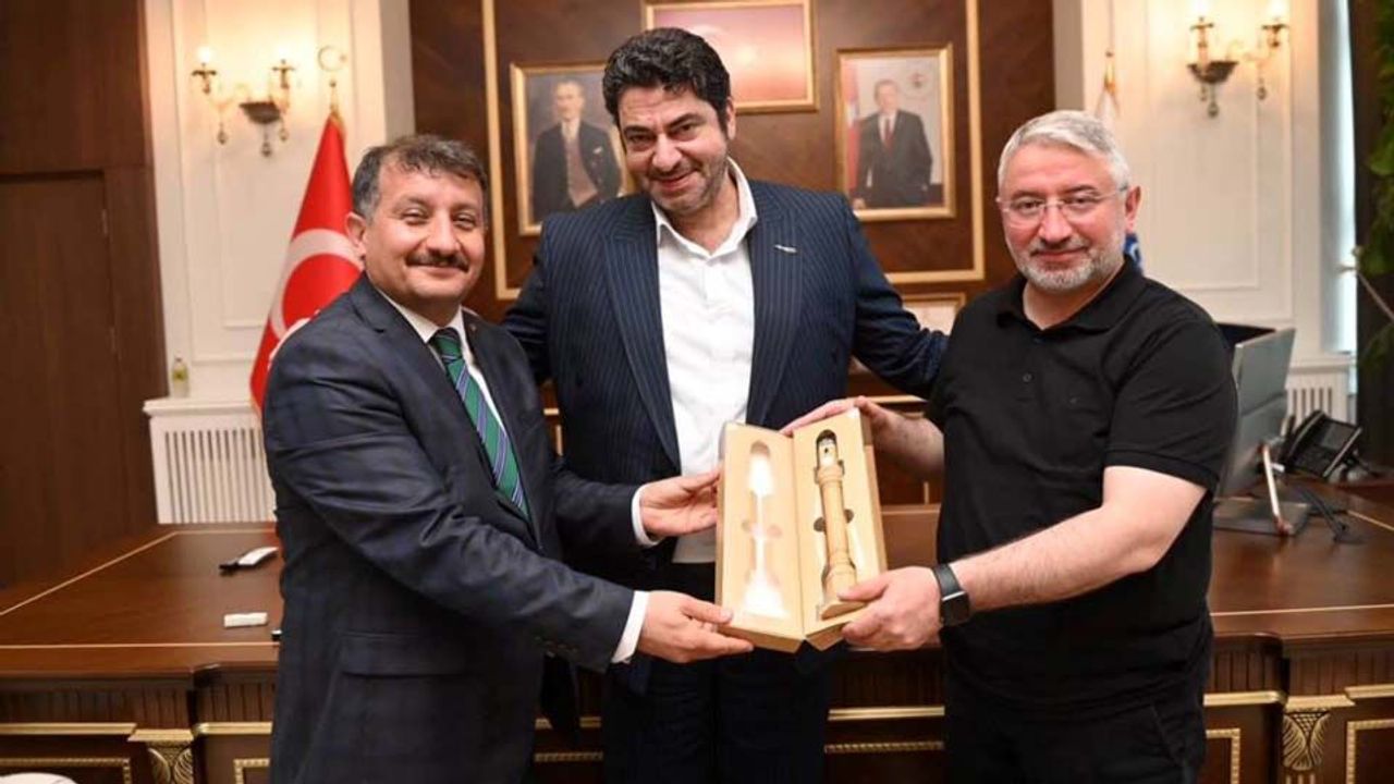 Hakan taşıyan üzülürüm